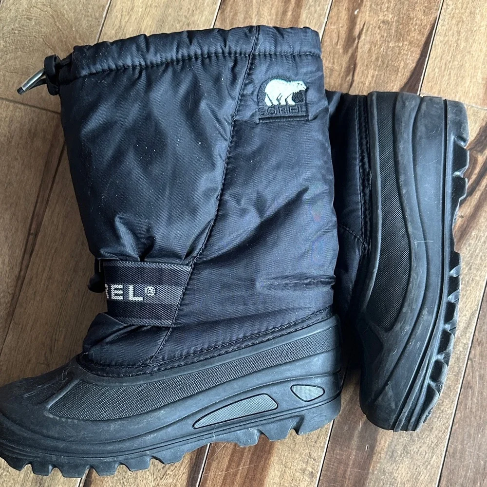 Sorel Insulated Cub Youth Snow Boots 4 EUC